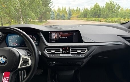BMW 1 серия, 2022 год, 2 750 000 рублей, 18 фотография