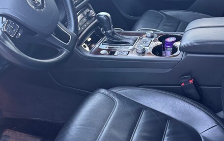 Volkswagen Touareg III, 2015 год, 2 980 000 рублей, 8 фотография