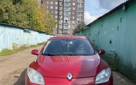 Renault Megane III, 2012 год, 400 000 рублей, 2 фотография
