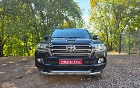 Toyota Land Cruiser 200, 2016 год, 6 850 000 рублей, 1 фотография