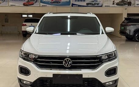 Volkswagen T-Roc I, 2022 год, 1 800 008 рублей, 2 фотография