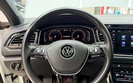 Volkswagen T-Roc I, 2022 год, 1 800 008 рублей, 10 фотография