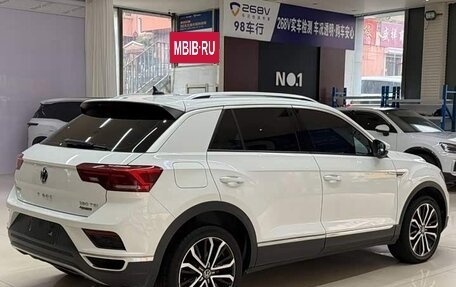 Volkswagen T-Roc I, 2022 год, 1 800 008 рублей, 4 фотография