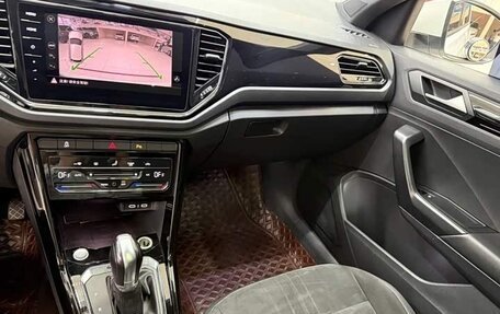 Volkswagen T-Roc I, 2022 год, 1 800 008 рублей, 12 фотография