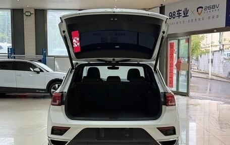 Volkswagen T-Roc I, 2022 год, 1 800 008 рублей, 23 фотография