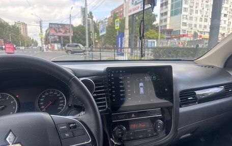 Mitsubishi Outlander III рестайлинг 3, 2019 год, 2 030 000 рублей, 1 фотография