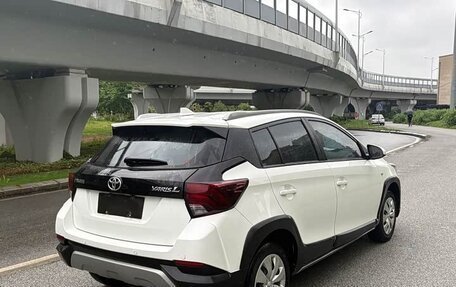 Toyota Yaris XP150 рестайлинг, 2022 год, 975 000 рублей, 5 фотография