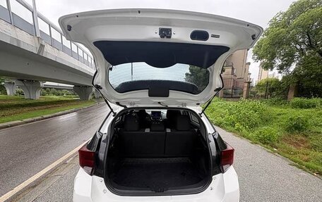 Toyota Yaris XP150 рестайлинг, 2022 год, 975 000 рублей, 12 фотография