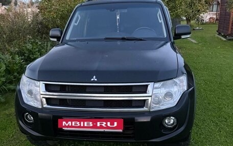 Mitsubishi Pajero IV, 2013 год, 1 470 000 рублей, 2 фотография
