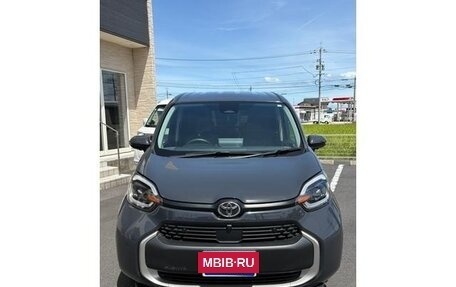 Toyota Sienta, 2022 год, 1 100 217 рублей, 2 фотография