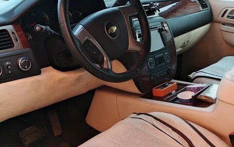 Chevrolet Tahoe III, 2012 год, 1 950 000 рублей, 3 фотография