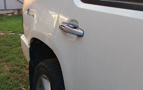 Chevrolet Tahoe III, 2012 год, 1 950 000 рублей, 20 фотография