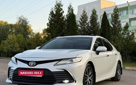Toyota Camry, 2021 год, 2 990 000 рублей, 2 фотография