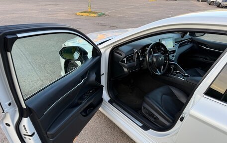 Toyota Camry, 2021 год, 2 990 000 рублей, 18 фотография