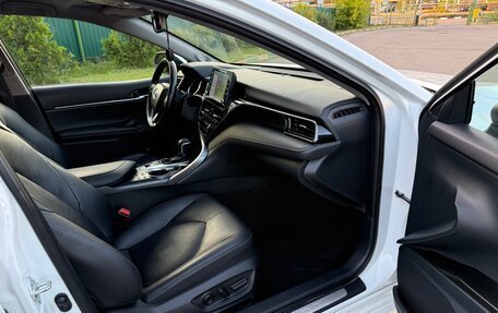 Toyota Camry, 2021 год, 2 990 000 рублей, 29 фотография