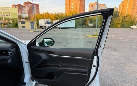 Toyota Camry, 2021 год, 2 990 000 рублей, 32 фотография