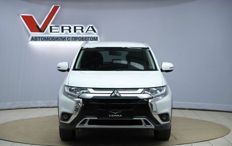 Mitsubishi Outlander III рестайлинг 3, 2019 год, 2 190 000 рублей, 2 фотография