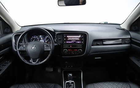 Mitsubishi Outlander III рестайлинг 3, 2019 год, 2 190 000 рублей, 12 фотография