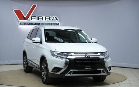 Mitsubishi Outlander III рестайлинг 3, 2019 год, 2 190 000 рублей, 3 фотография