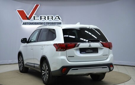 Mitsubishi Outlander III рестайлинг 3, 2019 год, 2 190 000 рублей, 7 фотография