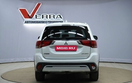 Mitsubishi Outlander III рестайлинг 3, 2019 год, 2 190 000 рублей, 6 фотография