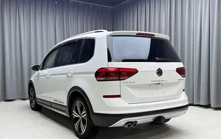 Volkswagen Touran III, 2023 год, 1 454 911 рублей, 4 фотография