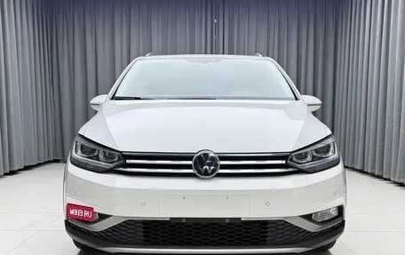 Volkswagen Touran III, 2023 год, 1 454 911 рублей, 2 фотография