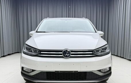 Volkswagen Touran III, 2022 год, 2 447 700 рублей, 2 фотография