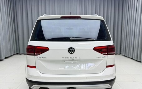 Volkswagen Touran III, 2022 год, 2 447 700 рублей, 5 фотография