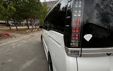 Toyota Voxy III, 2016 год, 2 100 000 рублей, 10 фотография