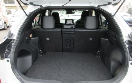 Toyota Yaris Cross, 2023 год, 1 500 217 рублей, 10 фотография