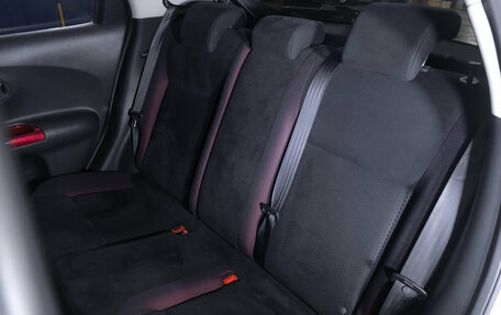 Nissan Juke II, 2011 год, 899 000 рублей, 23 фотография