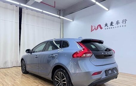 Volvo V40 II рестайлинг, 2018 год, 950 777 рублей, 5 фотография