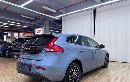 Volvo V40 II рестайлинг, 2018 год, 950 777 рублей, 7 фотография
