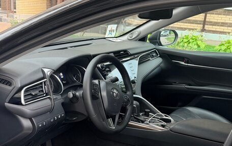 Toyota Camry, 2019 год, 2 400 000 рублей, 4 фотография
