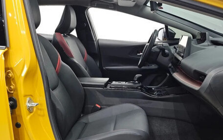Toyota Prius IV XW50, 2023 год, 2 857 000 рублей, 9 фотография