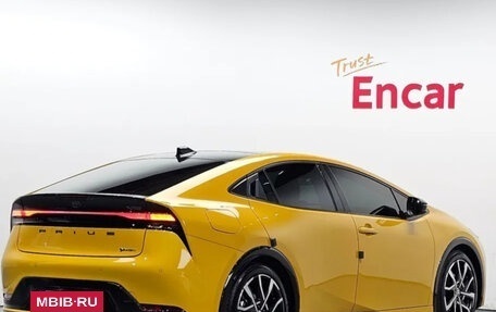 Toyota Prius IV XW50, 2023 год, 2 857 000 рублей, 3 фотография