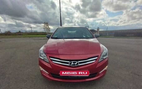 Hyundai Solaris II рестайлинг, 2015 год, 920 000 рублей, 5 фотография
