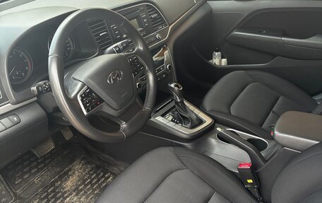 Hyundai Elantra VI рестайлинг, 2017 год, 1 750 000 рублей, 18 фотография