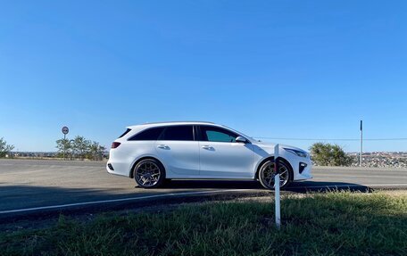 KIA cee'd III, 2020 год, 1 850 000 рублей, 2 фотография