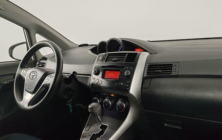 Toyota Verso I, 2013 год, 1 209 000 рублей, 18 фотография