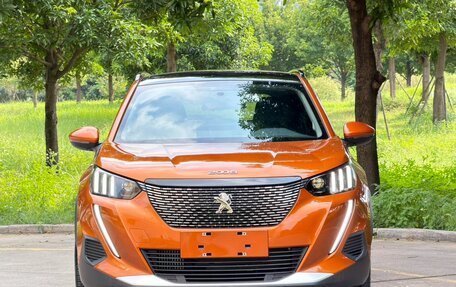 Peugeot 2008 II, 2022 год, 1 297 000 рублей, 2 фотография