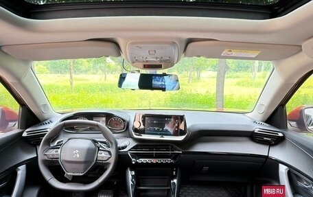 Peugeot 2008 II, 2022 год, 1 297 000 рублей, 5 фотография