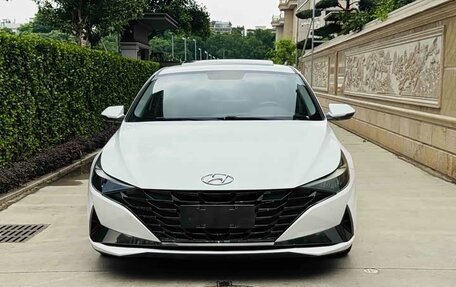 Hyundai Elantra, 2022 год, 1 375 000 рублей, 5 фотография