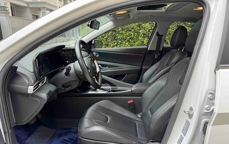 Hyundai Elantra, 2022 год, 1 375 000 рублей, 7 фотография