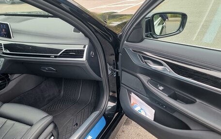 BMW 7 серия, 2019 год, 4 790 000 рублей, 15 фотография
