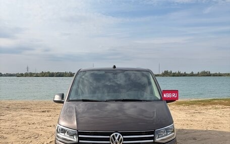 Volkswagen Caravelle T6 рестайлинг, 2019 год, 3 390 000 рублей, 2 фотография