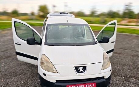 Peugeot Partner II рестайлинг 2, 2009 год, 455 000 рублей, 17 фотография