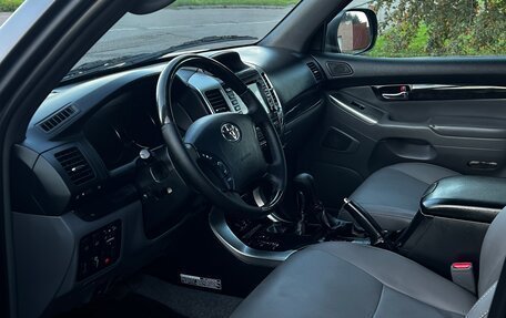 Toyota Land Cruiser Prado 120 рестайлинг, 2008 год, 1 950 000 рублей, 16 фотография