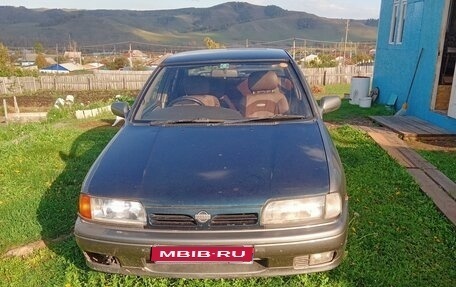 Nissan Primera II рестайлинг, 1992 год, 100 000 рублей, 1 фотография